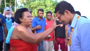Pengalaman Tak Terlupakan Sandiaga Bersama Masyarakat Pulau Mansinam