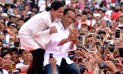 Selfie Calon Presiden Joko Widodo saat di Dumai Diwarnai Salam Dua Jari (Foto Dok. Instagram Jokowi)