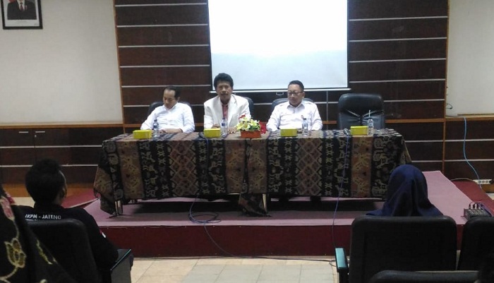 Rektor UIN Sunan Kalijaga Yogyakarta, Yudian Wahyudi (Tengah). (FOTO: NUSANTARANEWS.CO)