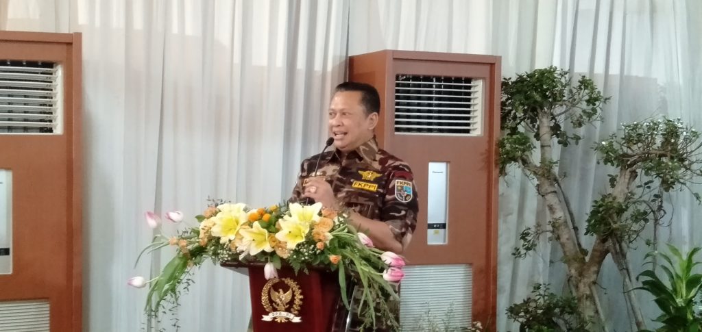 Ketua DPR RI sekali Dewan Pembina Motor Besar Indonesia (MBI) Bambang Soesatyo Sambutan Saat Mengundang Club Motor dan Mobil Buka Bersama (Foto Romandhon/NUSANTARANEWS.CO)