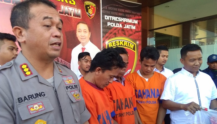Kabidhumas Polda Jatim Kombes Pol Frans Barung Mangera Ungkap 3 pelaku pembakaran Polsek Madura Ditangkap. (Foto: Setya/NUSANTARANEWS.CO)