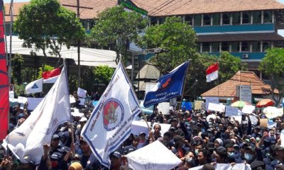 ribuan mahasiswa, 13 kampus, surabaya, tutun ke jalan, aksi demonstrasi, dprd jatim, nusantaranews