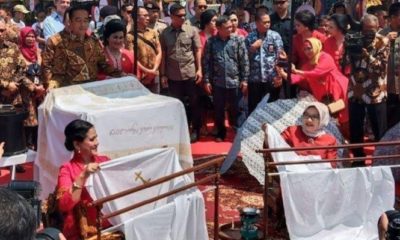 Peringatan Hari Batik Nasional di Istana Mangkunegaran Solo, Pengrajin Batik Diimbau Eksplorasi Petensi Zat Warna Alam. (FOTO: Tribun Travel)