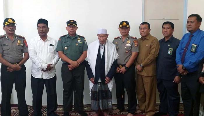 Ulama Aceh Peusijuek Kapolres Definitif Pertama Pidie Jaya