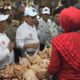 Menteri Perdagangan Agus Suparmanto saat sidak di pasar Wonokromo Surabaya, Jumat (31/1/2020). (FOTO: NUSANTARANEWS.CO/Setya)