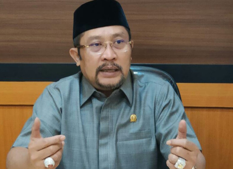 wakil ketua DPRD Jatim Sahat Tua Simanjuntak,
