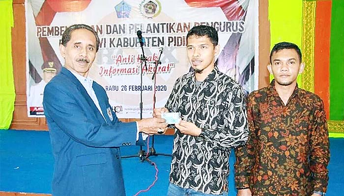 Ketua PWI Aceh Melantik Pengurus PWI Pidie Jaya