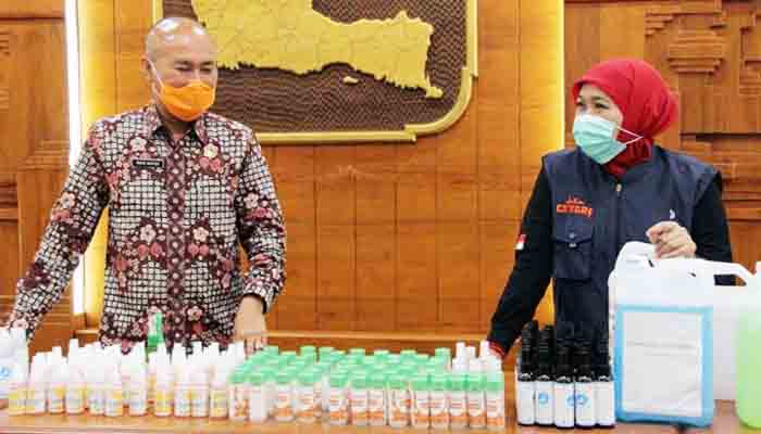 Pemprov Jatim Produksi Massal Hand Sanitizer Libatkan SMA dan SMK