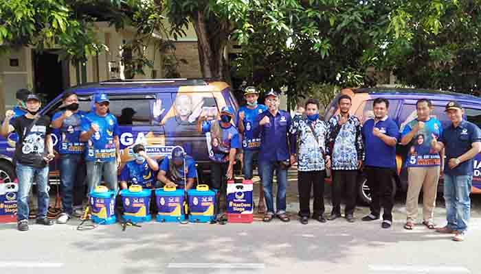 Anggota DPRD Jawa Timur Semprotkan Disinfektan Keliling Ponorogo