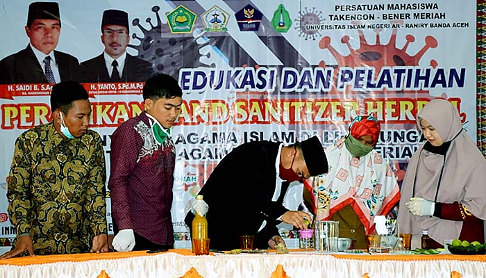 Mahasiswa UIN Ar-Raniry Banda Aceh adakan pelatihan peracikan Hand Sanitizer Herbal