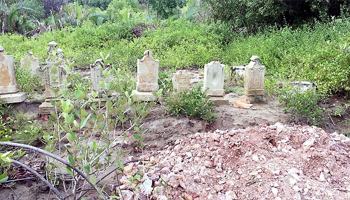 Makam ulama dan Kesultanan Aceh di kawasan Tambak Gampong Pande hendak dimusnahkan.