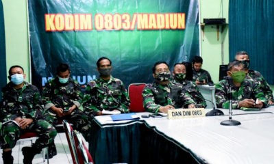 Dandim Madiun ikuti vidcon dipimpin oleh Panglima TNI evaluasi penanganan Covid 19.