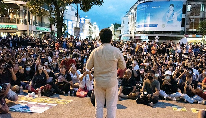 Aksi protes terus berlanjut, Thailand diambang revolusi warna.