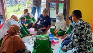 Komunitas Peduli Anak Yatim dan Dhuafa Santuni Siswa Luar Biasa Baitul Ilmi Pidie Jaya.