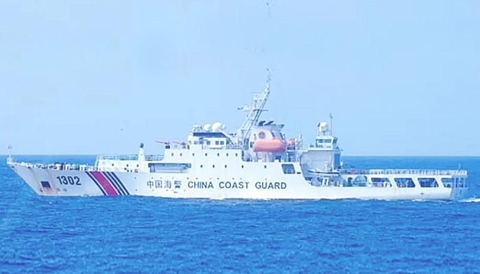 Dua Kapal Patroli Cina selama 2 hari ngendon di perairan teritorial Jepang.