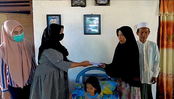 DPR RI MH Said Abdullah bantu biaya pengobatan anak penderita tumor-gizi buruk di Sumenep.