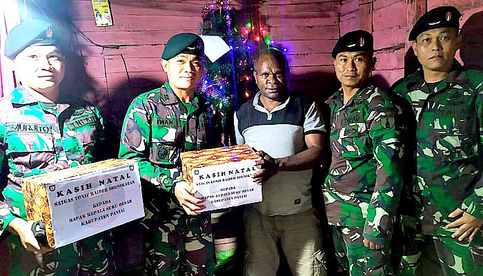 Bakti Sosial HUT Kodam V/Brawijaya dan Hari Juang TNI-AD di Puncak Jaya Papua.