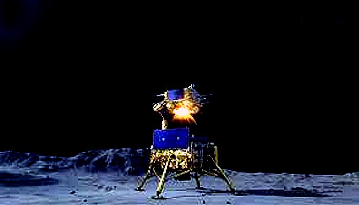 Pesawat luar angkasa Cina berhasil kembali ke Bumi membawa sampel dari bulan pada hari Rabu.
