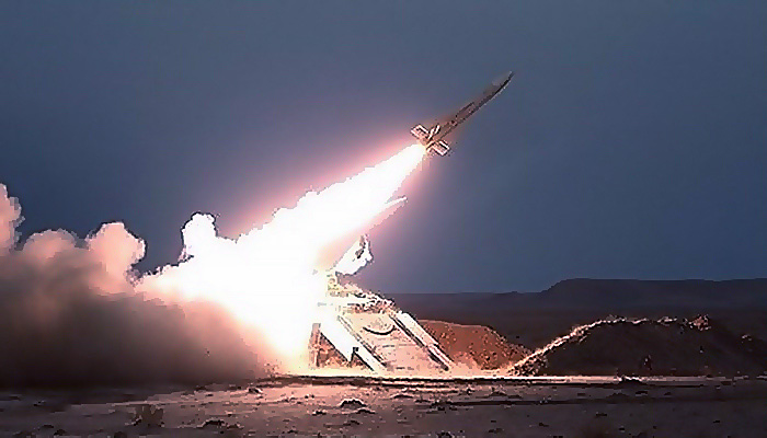 Sukses dengan rudal balistik, Iran sekarang uji penembakan rudal pintar.