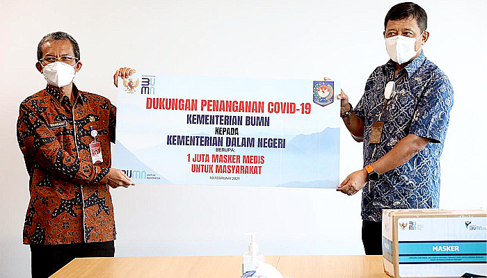 Dukung penanganan Covid-19, Kemendagri terima satu juta masker dari Kementerian BUMN/Foto: Pelaksana Harian (Plh) Sekretaris Jenderal (Sekjen) Kemendagri Hamdani.