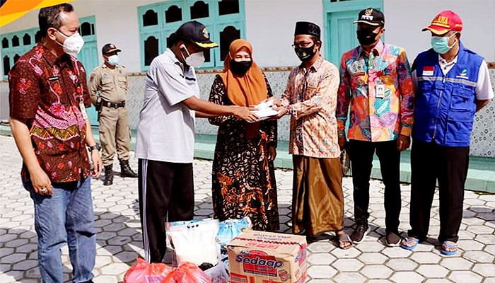 Bupati Sumenep kunjungi lokasi terdampak danjir Ponpes Darul Ulum Ganding.