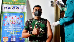 Danrem 083/Baladhika Jaya jadi orang Pertama yang disuntik Vaksin Sinovac di Kota Malang