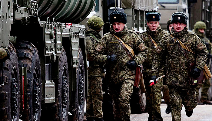 Rusia kerahkan 100 ribu pasukan, AS malah tinggalkan Ukraina sendirian.