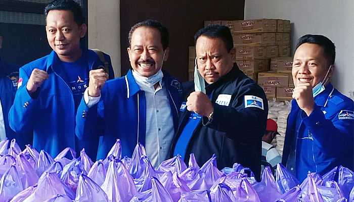 Jelang Idul Fitri, Legislator Demokrat Jatim tebar 4000 paket sembako untuk masyarakat Kediri.