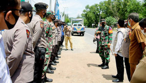 Dandim 0101/BS Bersama Bupati Aceh Besar Kunjungi Pos Pelayanan Lebaran