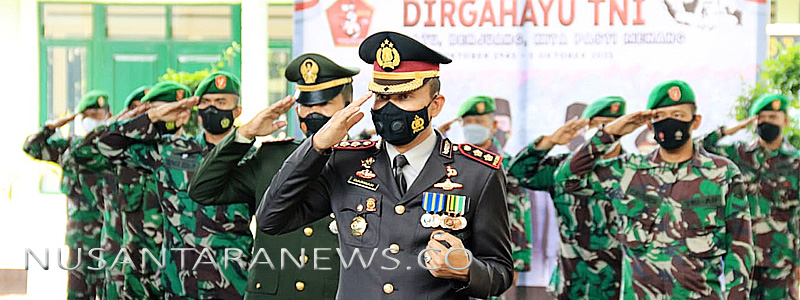 Datangi Wisma Dandim, Kapolres Tuban Beri Kejutan HUT Ke-76 TNI