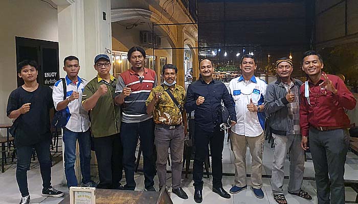 Silaturahmi Anggota DPD Aceh Fachrul Rozi dengan PPWI DPD Sumut di Kota Medan
