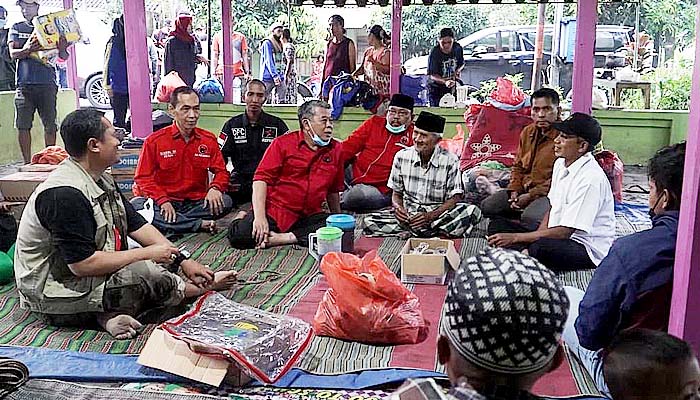 Gerak Cepat, Ketua PDI Perjuangan Jatim Kusnadi Gelontor Bantuan Warga Korban Semeru