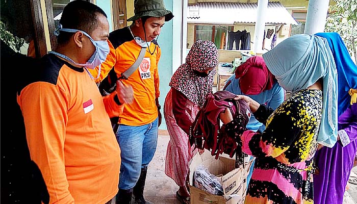 Buka Pos Utama Dan Posko Pengungsi, PKS Jatim Kirim Bantuan Korban Letusan Semeru