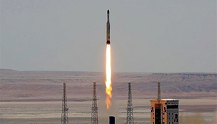 Iran Berhasil Luncurkan Satelit Penelitian ke Luar Angkasa