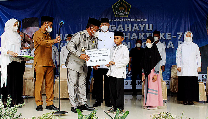 Peringati HAB ke 76, Kemenag Banda Aceh Santuni Anak Asuh
