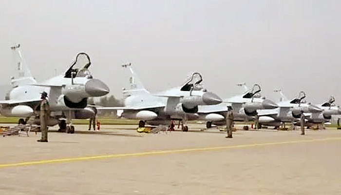 Angkatan Udara Pakistan terima 6 tet tempur J-10C Cina