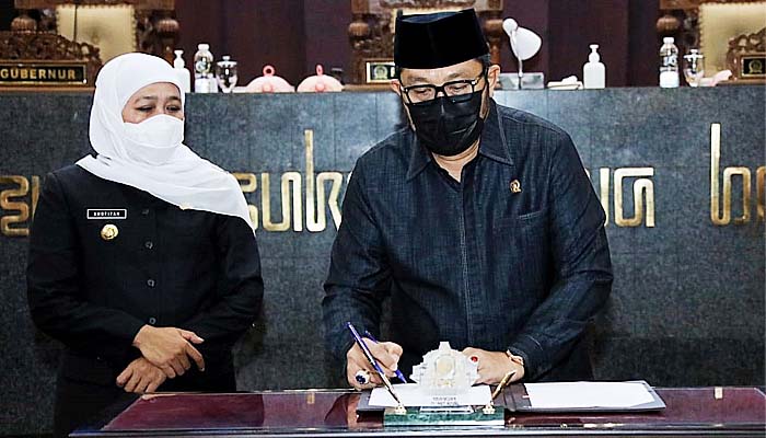 Sidang Paripurna dipimpin Sahat Tua Simanjuntak, Jatim resmi punya Perda PMI