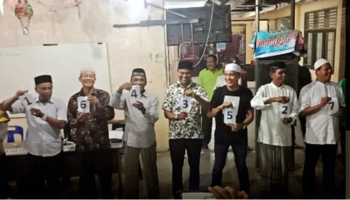 Penetapan dan pengundian nomor urut calon geuchik Gampong Matang Seulimeng aman terkendali.
