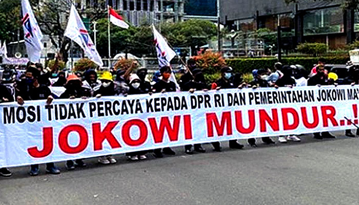 ARM's Call: Jokowi Just Resign!