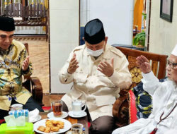 Temui Pengasuh Al-Qodiri, Prabowo Didoakan Jadi Presiden 2024