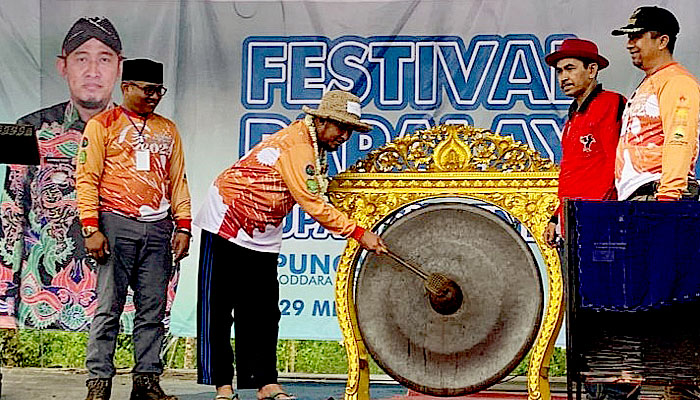 Dukung Festival Paralayang di Bukit Lanjari, Bupati Fauzi hadir dan meresmikan