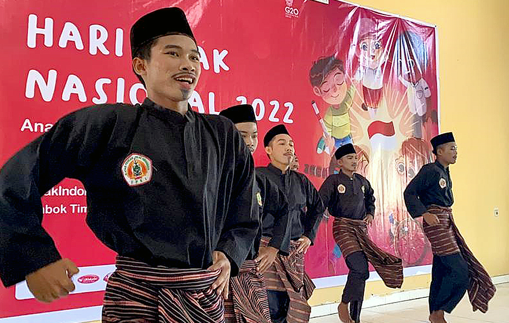 Peringati HAN 2022: Kemensos salurkan 208 paket bantuan atensi di Wanasaba Kabupaten Lombok Timur.