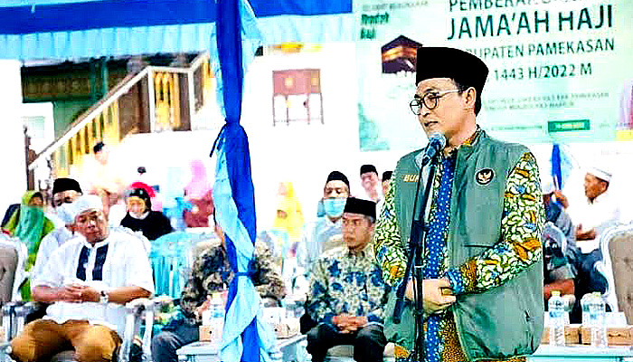 Lepas jamah Haji, Bupati Baddrut berharap menjadi Haji Mabrur dan mendoakan Kabupaten Pamekasan.
