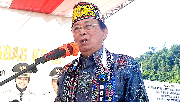 Di depan ribuan warga Dayak Agabag, Marthin Billa minta masyarakat senantiasa jaga keharmonisan.