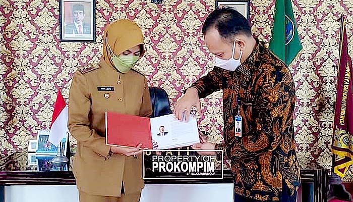 Bupati Nunukan dan Kepala Perwakilan Bank Indonesia perkenalkan uang emisi 2022