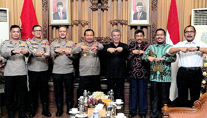 Awali tugas pertama, Kapolda Silaturahmi ke pimpinan DPRD Jawa Timur.