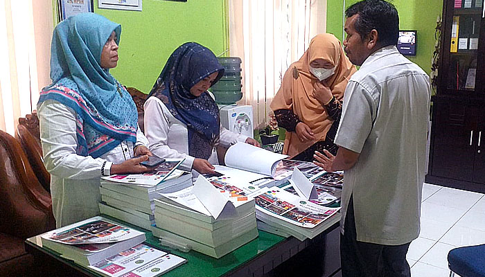 Tim SAPA tiba saat hujan berlangsung, Kakankemenag Banda Aceh: Guru tetap semangat dan profesional.