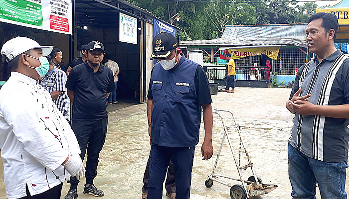 Bupati Sumenep Menyapa Pasien di Puskemas Pragaan, Pastikan Mendapatkan Perawatan Medis Maksimal Pasca Banjir