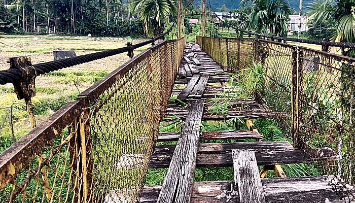 Kondisi Jembatan Lhok Tukui Rusak Parah, Masyarakat Gampong Leupu Harapkan Jembatan Segera Diperbaiki