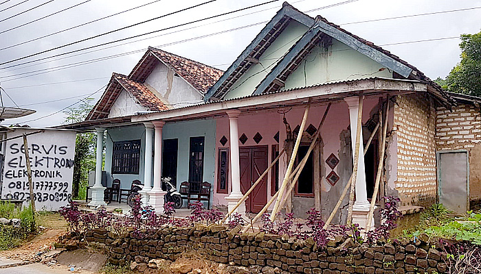 Penambangan Ilegal di Bukit Kasengan Mengakibatkan Puluhan Rumah Retak Hingga Nyaris Ambruk